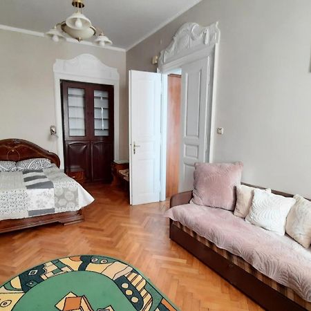 Apartments City Лвив Екстериор снимка