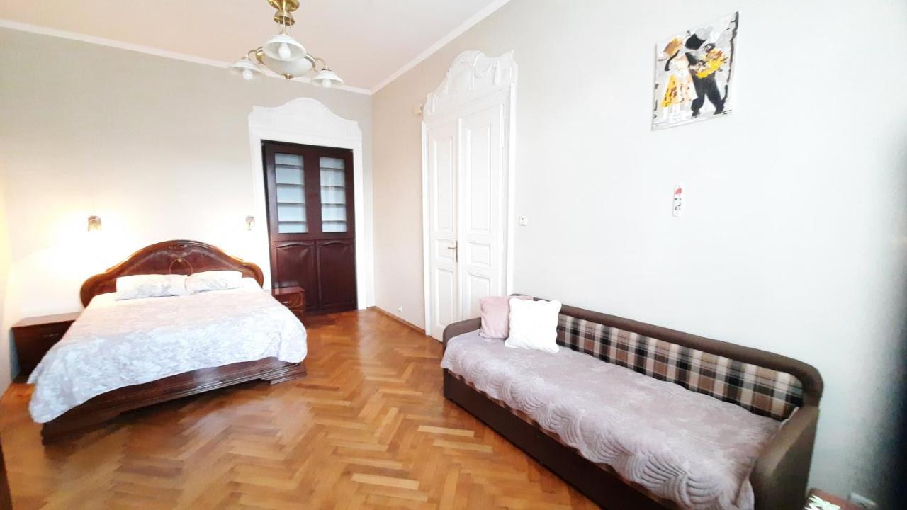 Apartments City Лвив Екстериор снимка