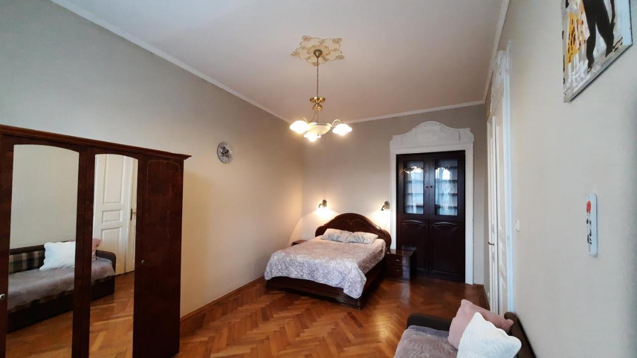 Apartments City Лвив Екстериор снимка